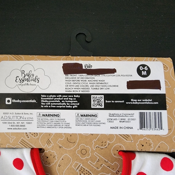 3/$12 ● NWT Baby Essentials Christmas bib sz 0-6m - Picture 5 of 5
